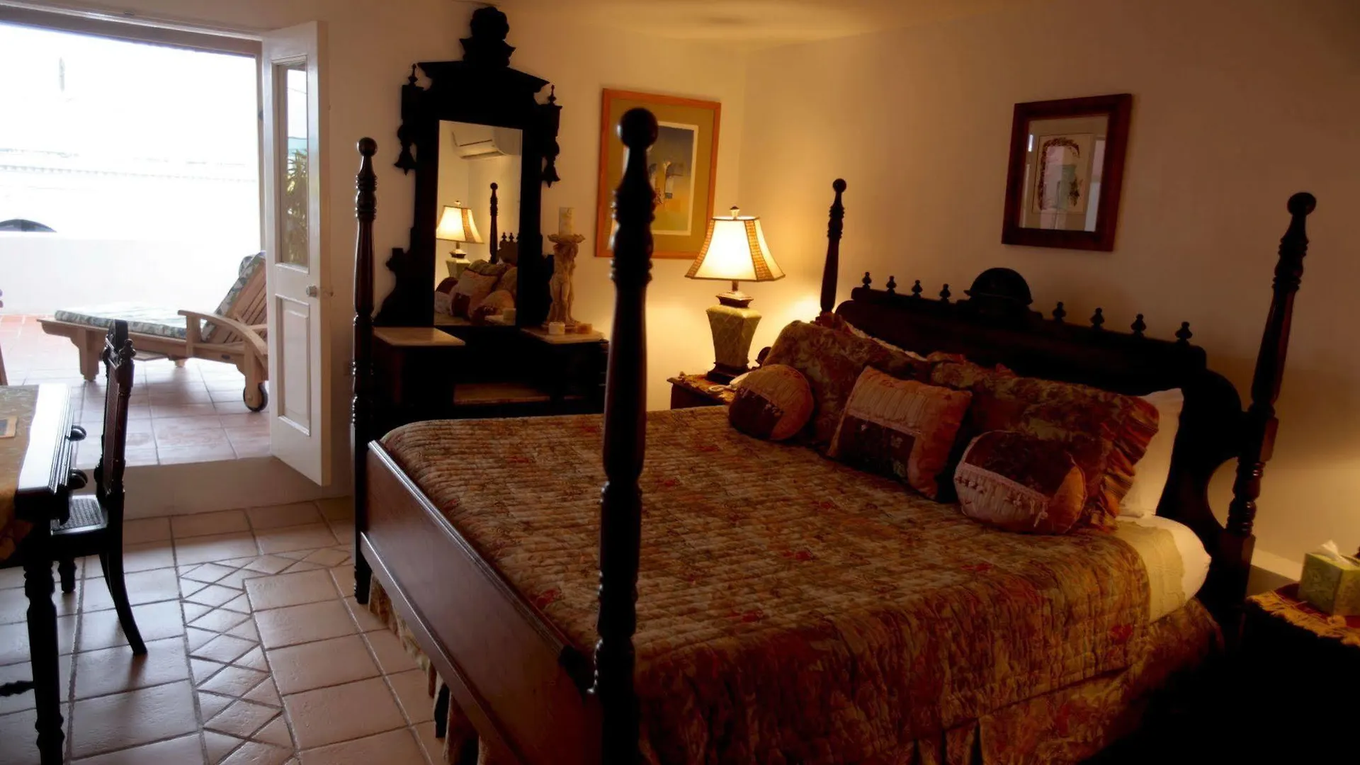 The Gallery Inn San Juan Hotel